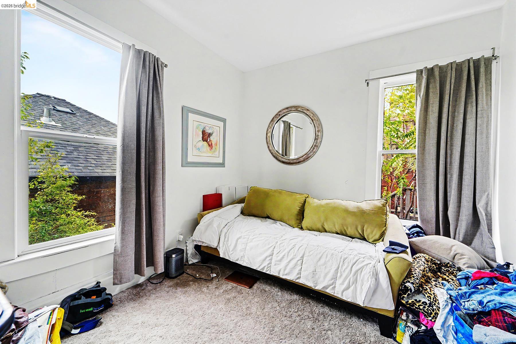 213 Nicholl Ave
