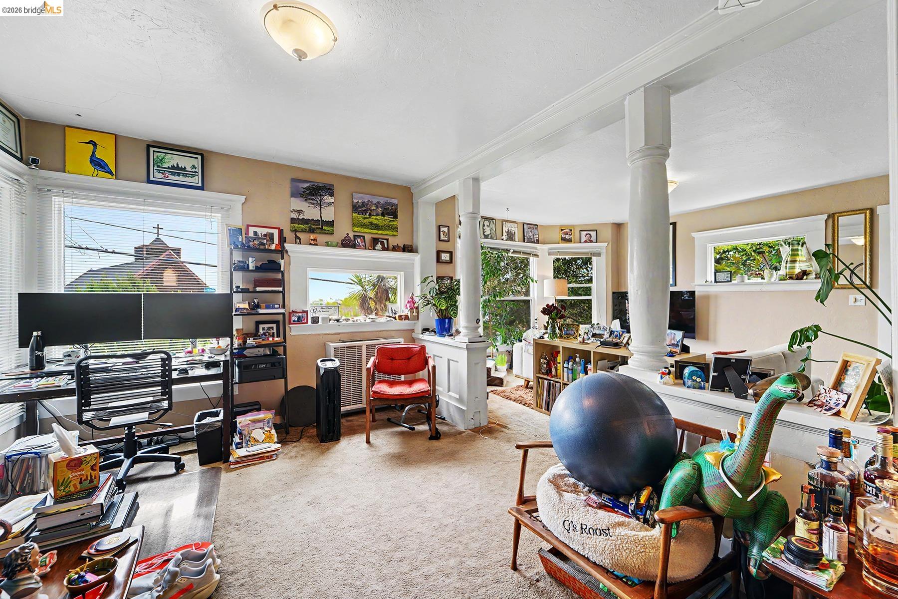 213 Nicholl Ave