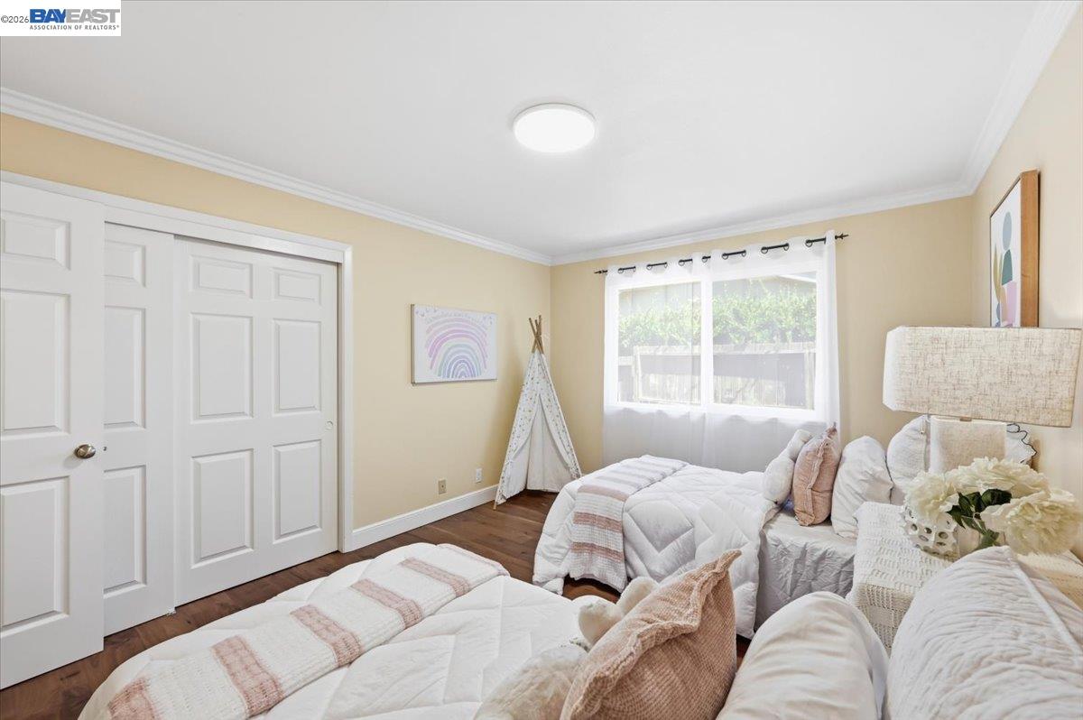 280 Bolla Ave