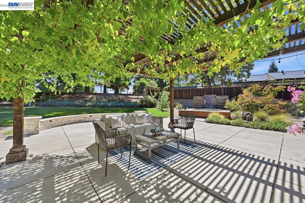 280 Bolla Ave