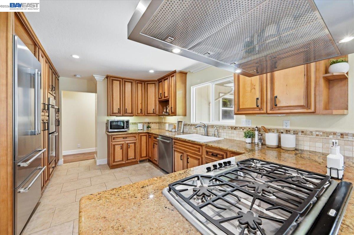 280 Bolla Ave