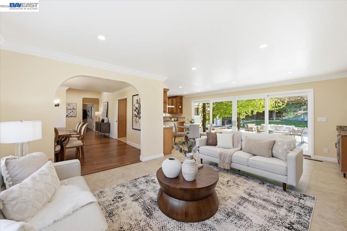 280 Bolla Ave