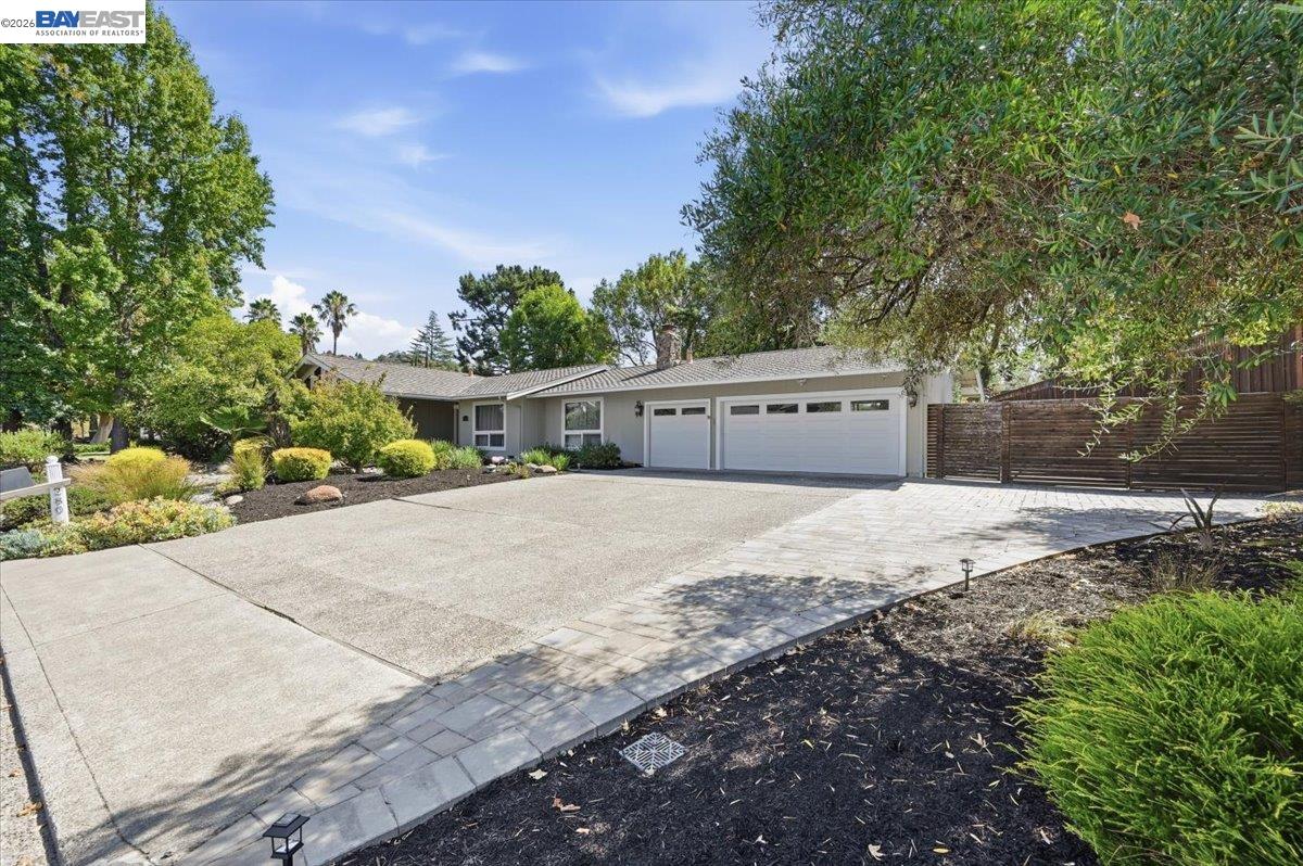 280 Bolla Ave