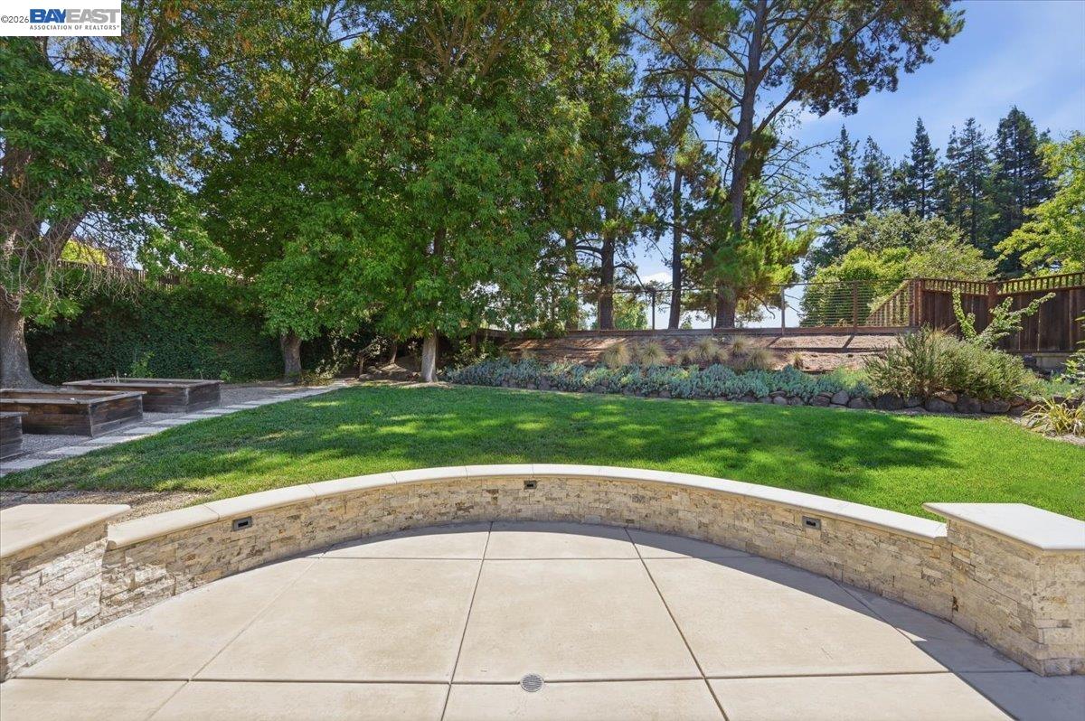 280 Bolla Ave
