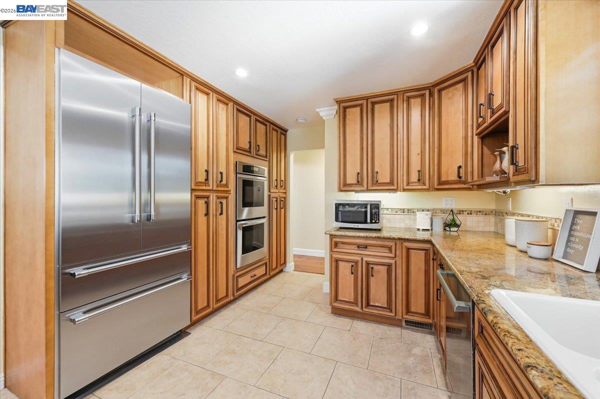 280 Bolla Ave