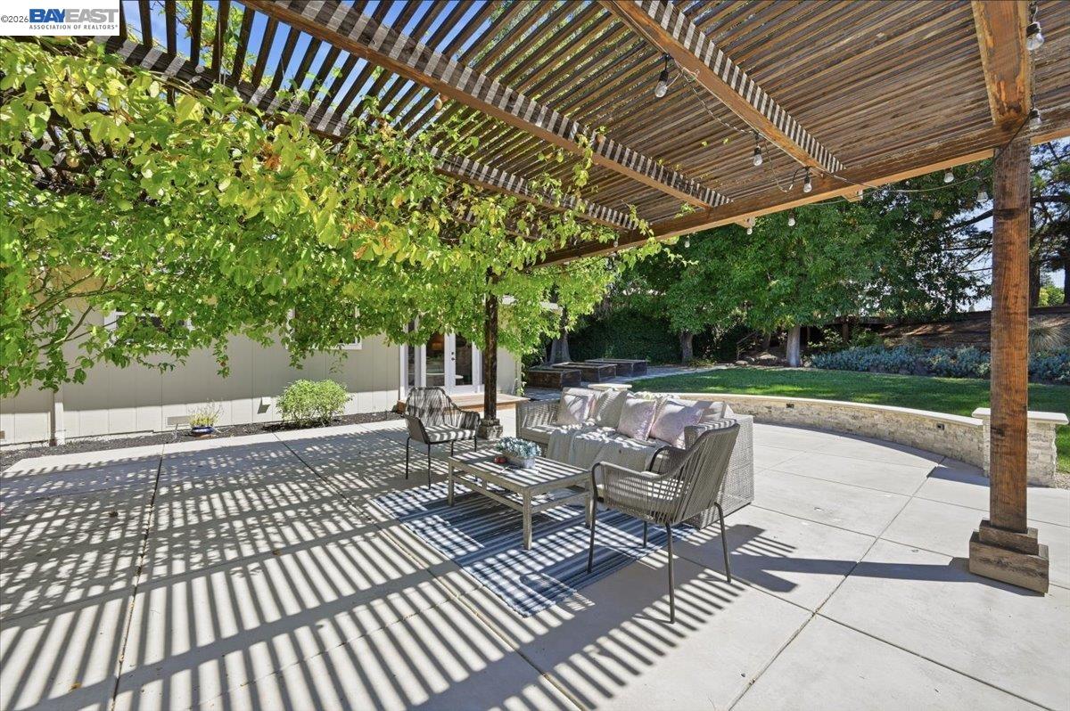 280 Bolla Ave