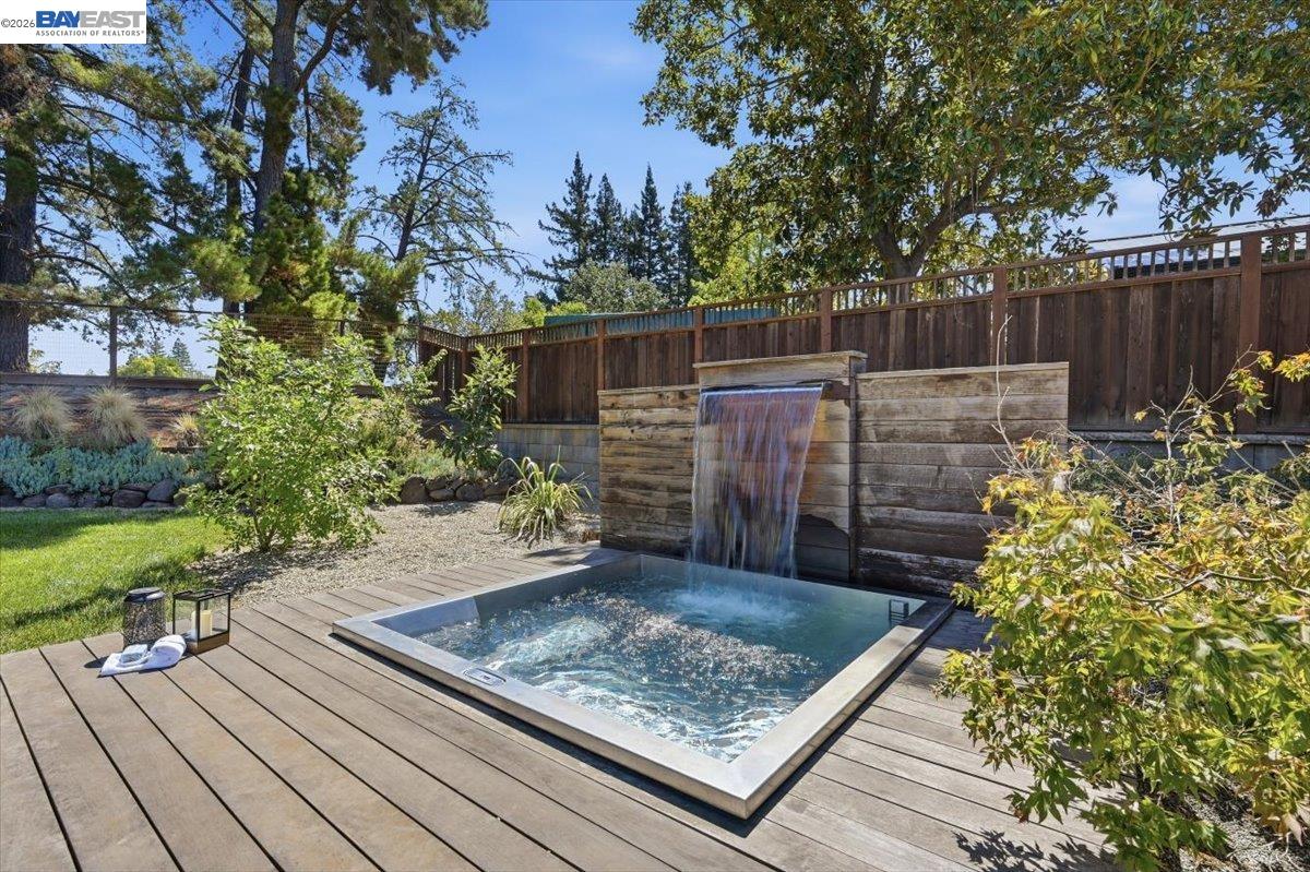 280 Bolla Ave