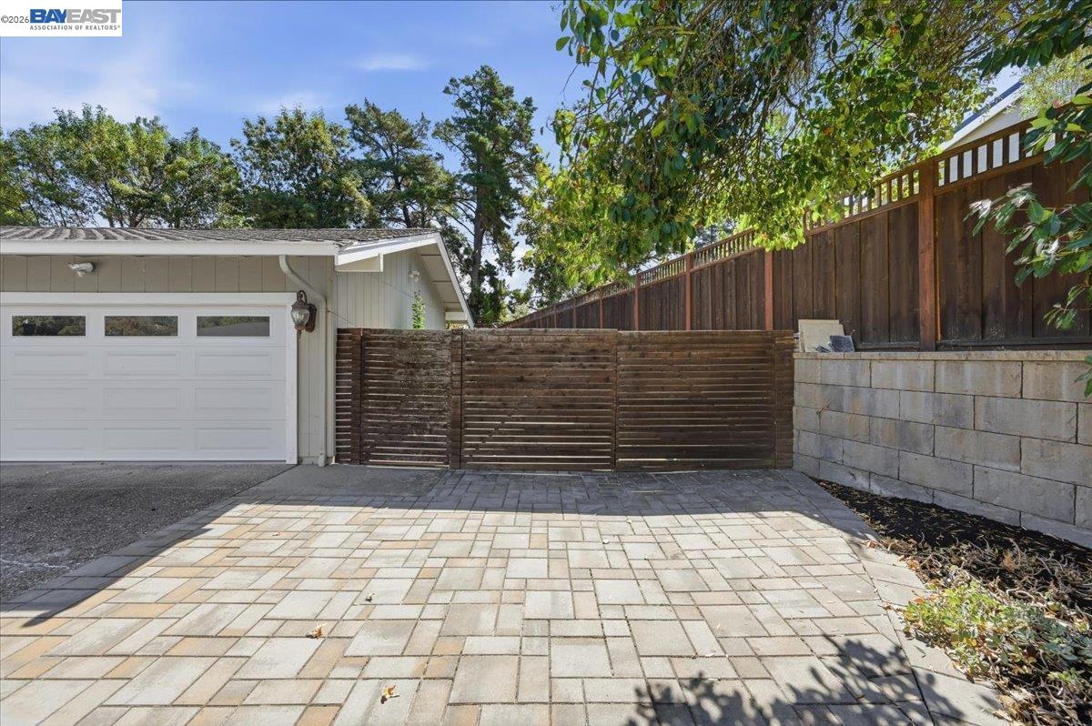 280 Bolla Ave