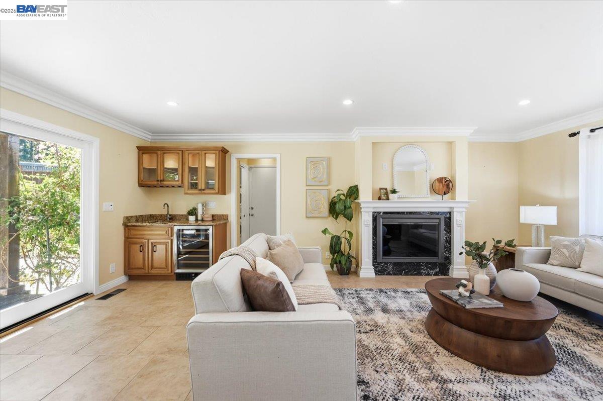 280 Bolla Ave