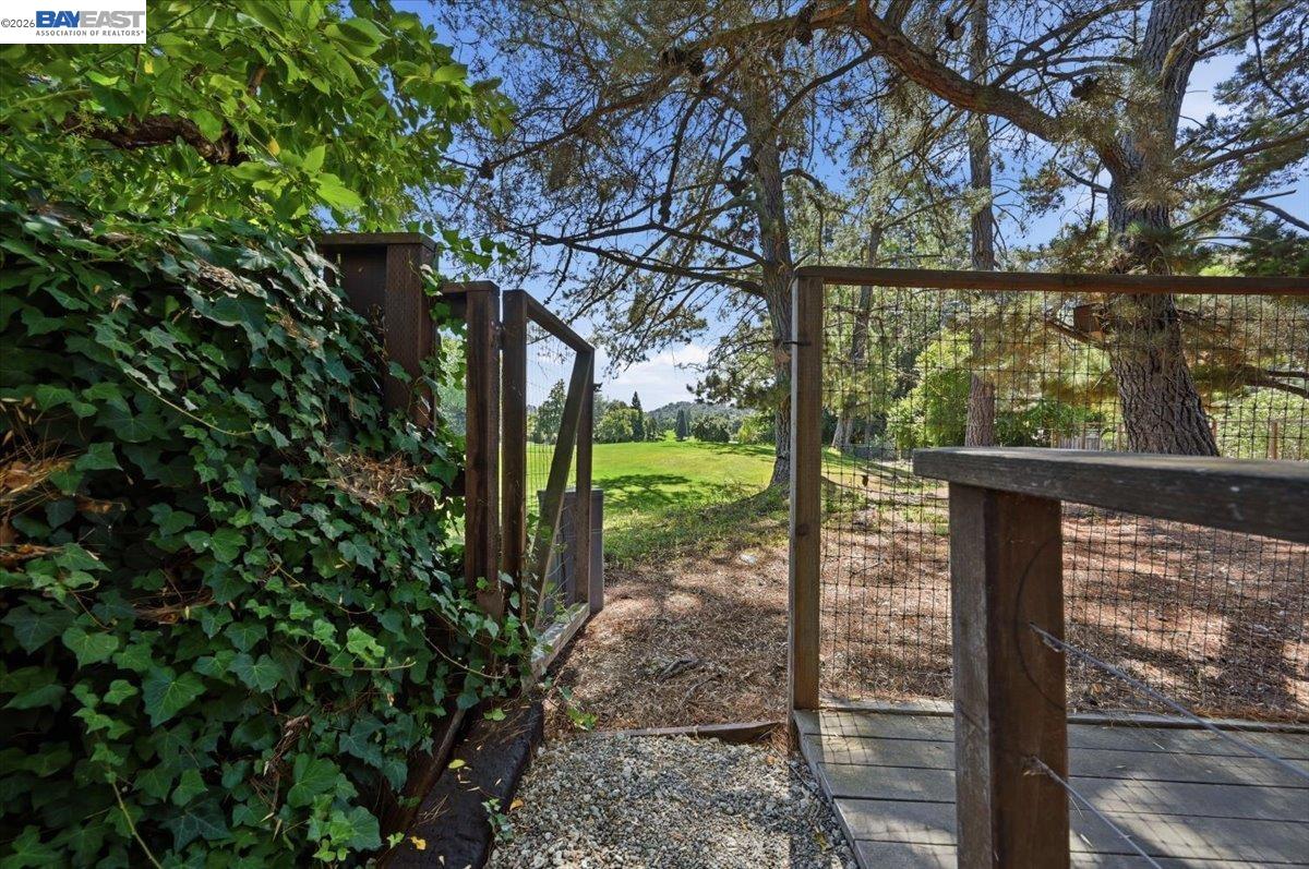 280 Bolla Ave