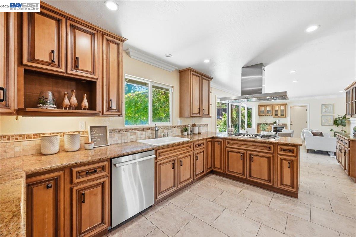 280 Bolla Ave