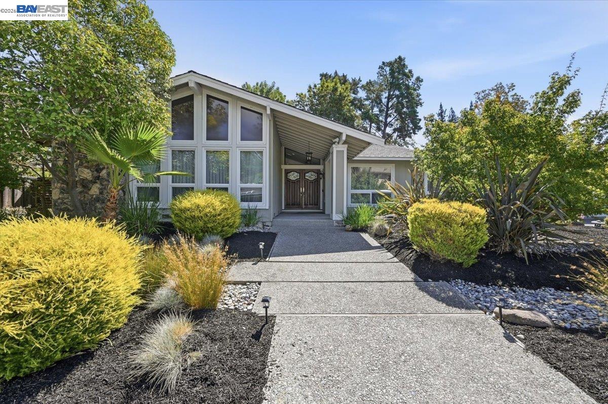 280 Bolla Ave