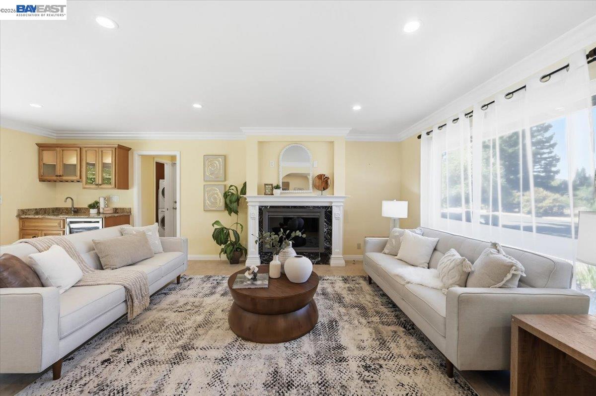 280 Bolla Ave