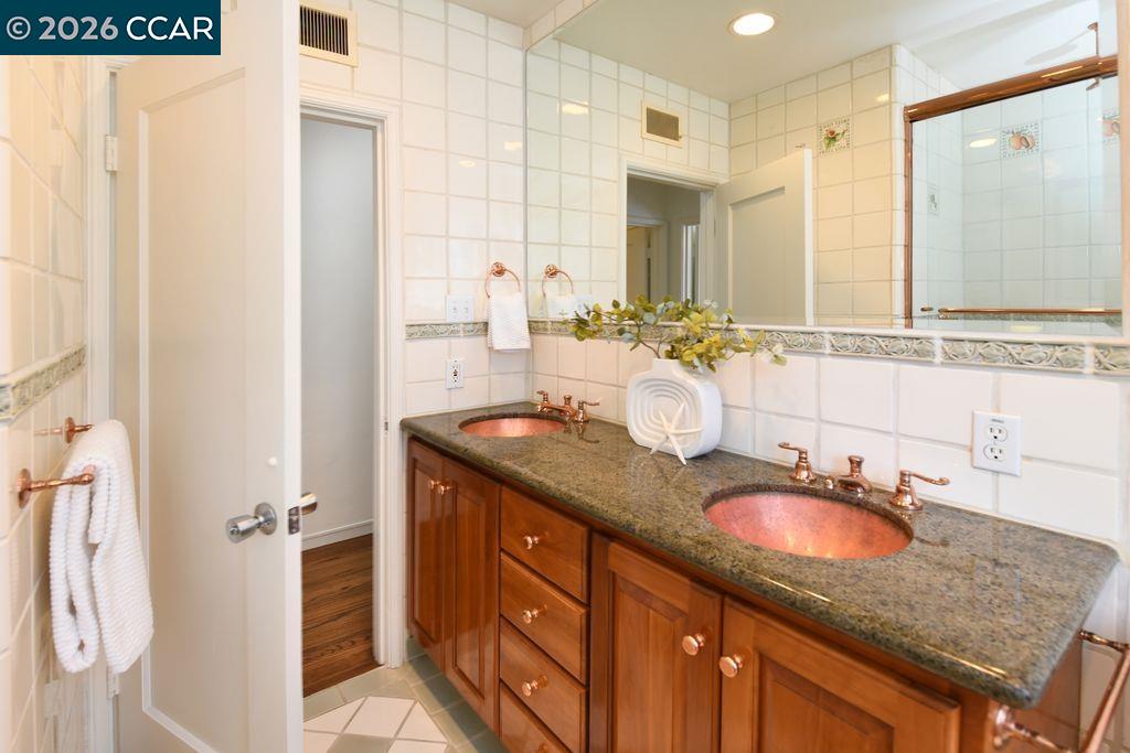 4053 Marianne Dr