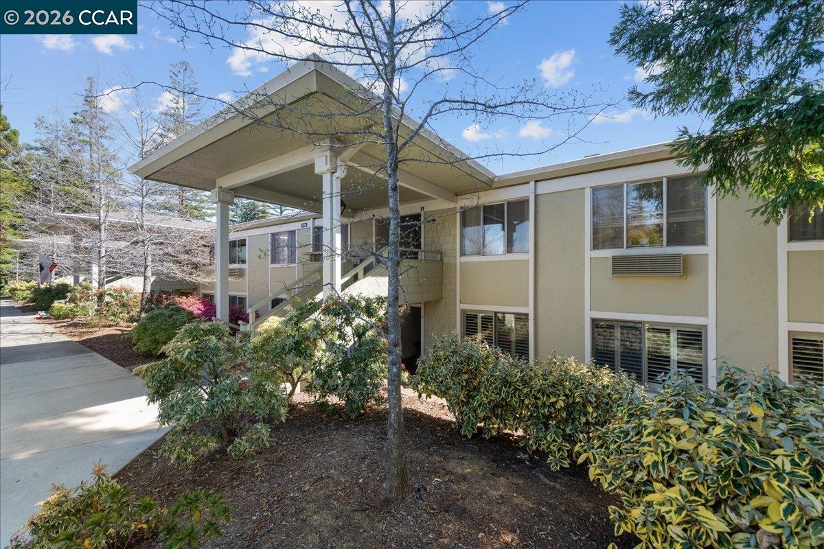 2100 Skycrest Dr # 12