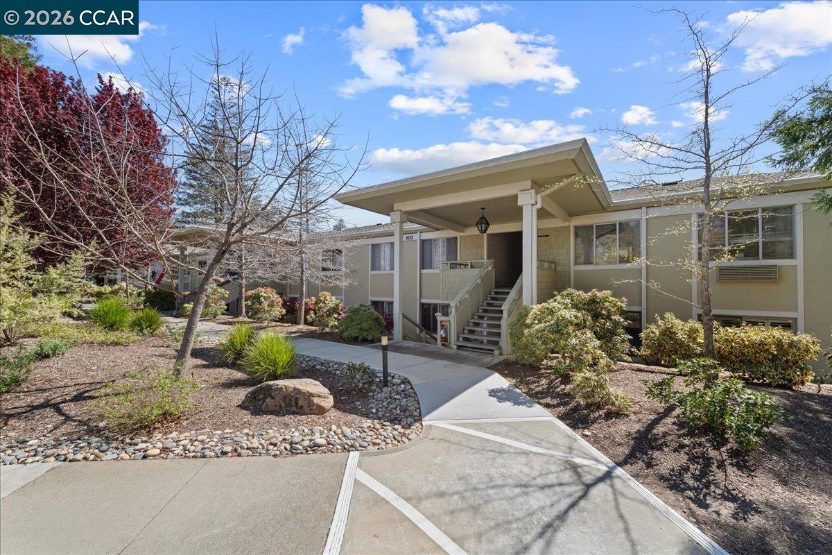 2100 Skycrest Dr # 12