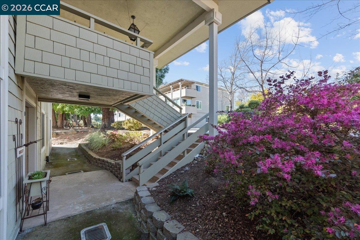 2100 Skycrest Dr # 12