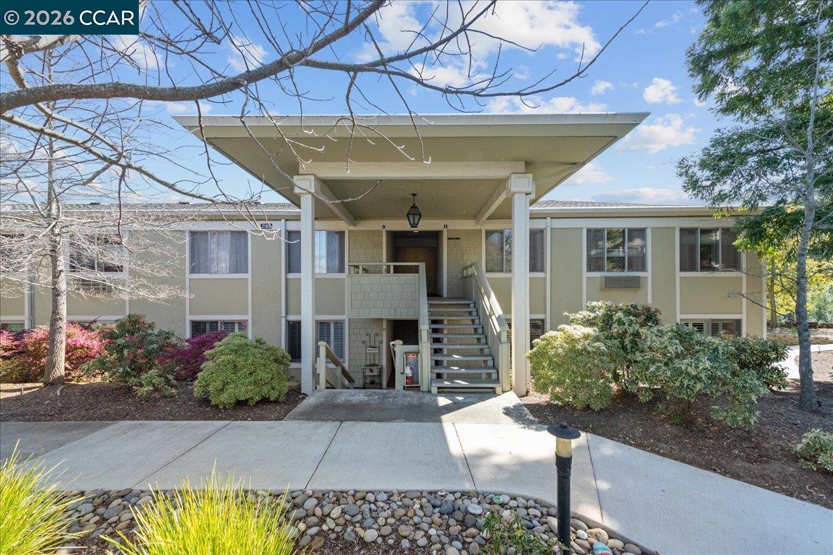 2100 Skycrest Dr # 12