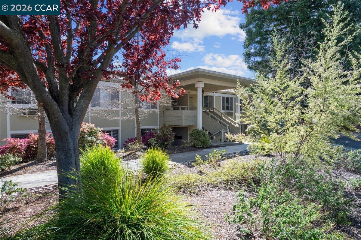 2100 Skycrest Dr # 12