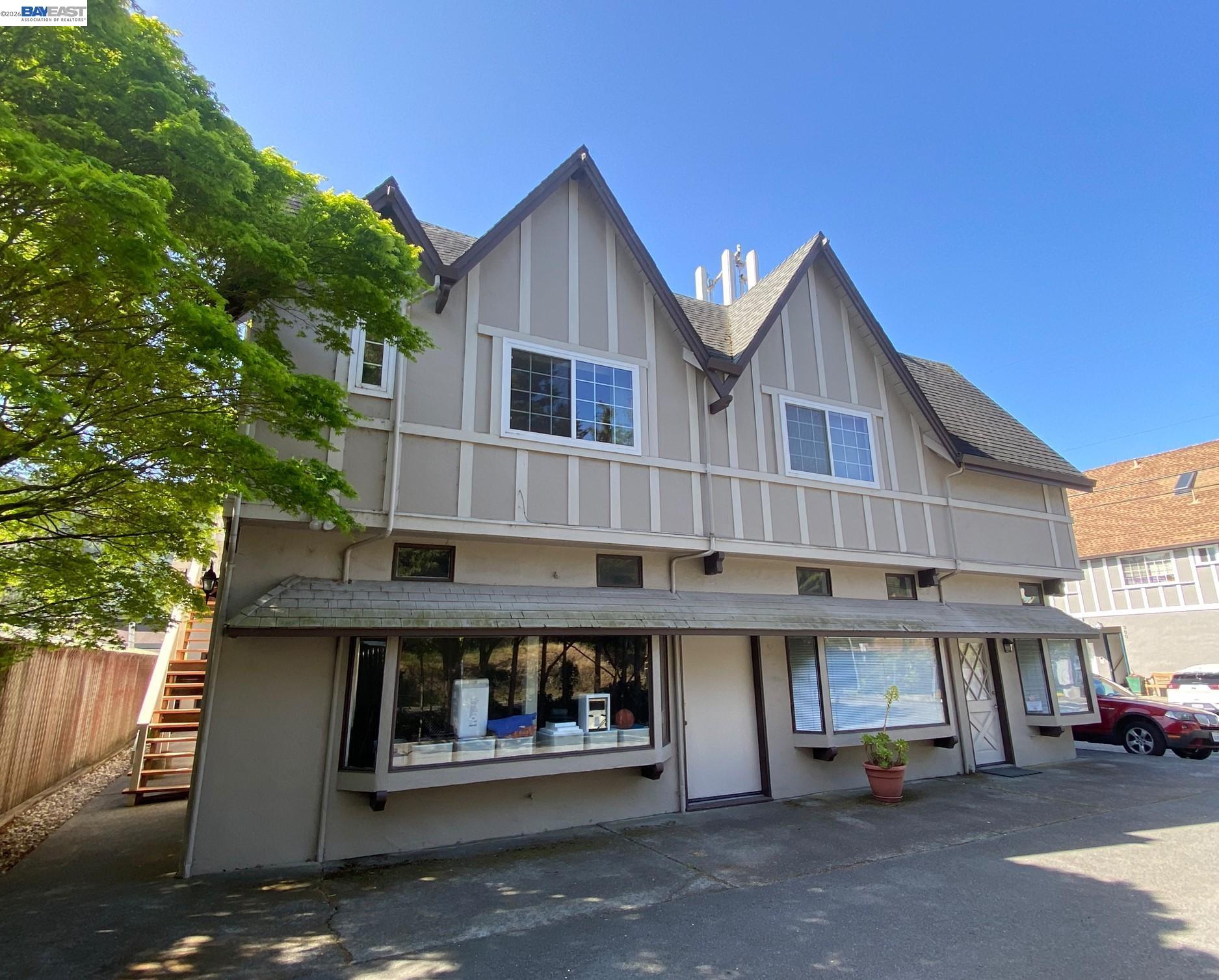 301 Poplar St