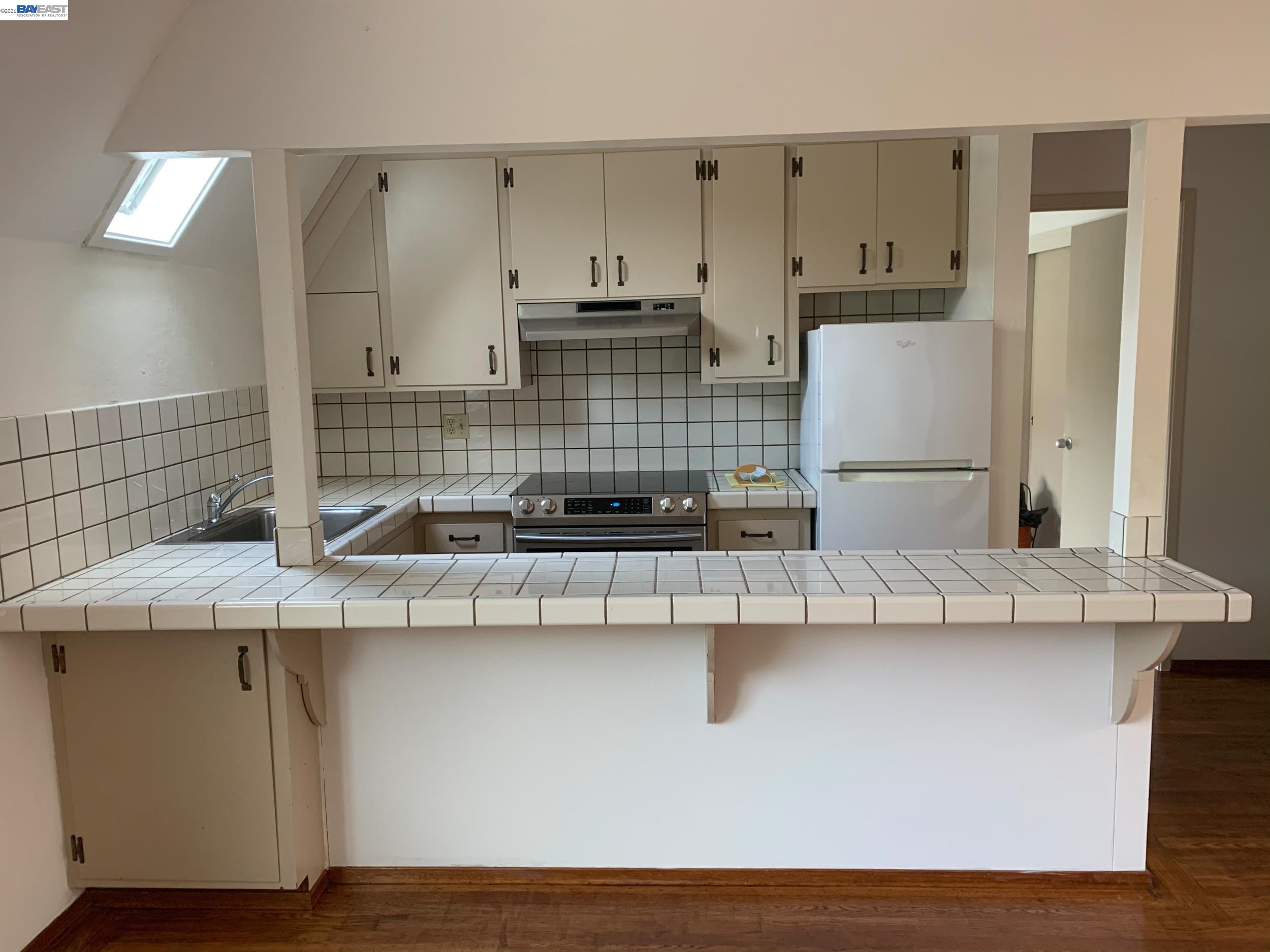 301 Poplar St