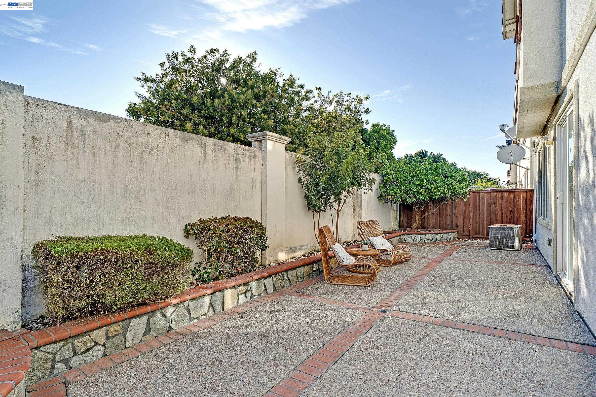 34500 Torrey Pine Ln