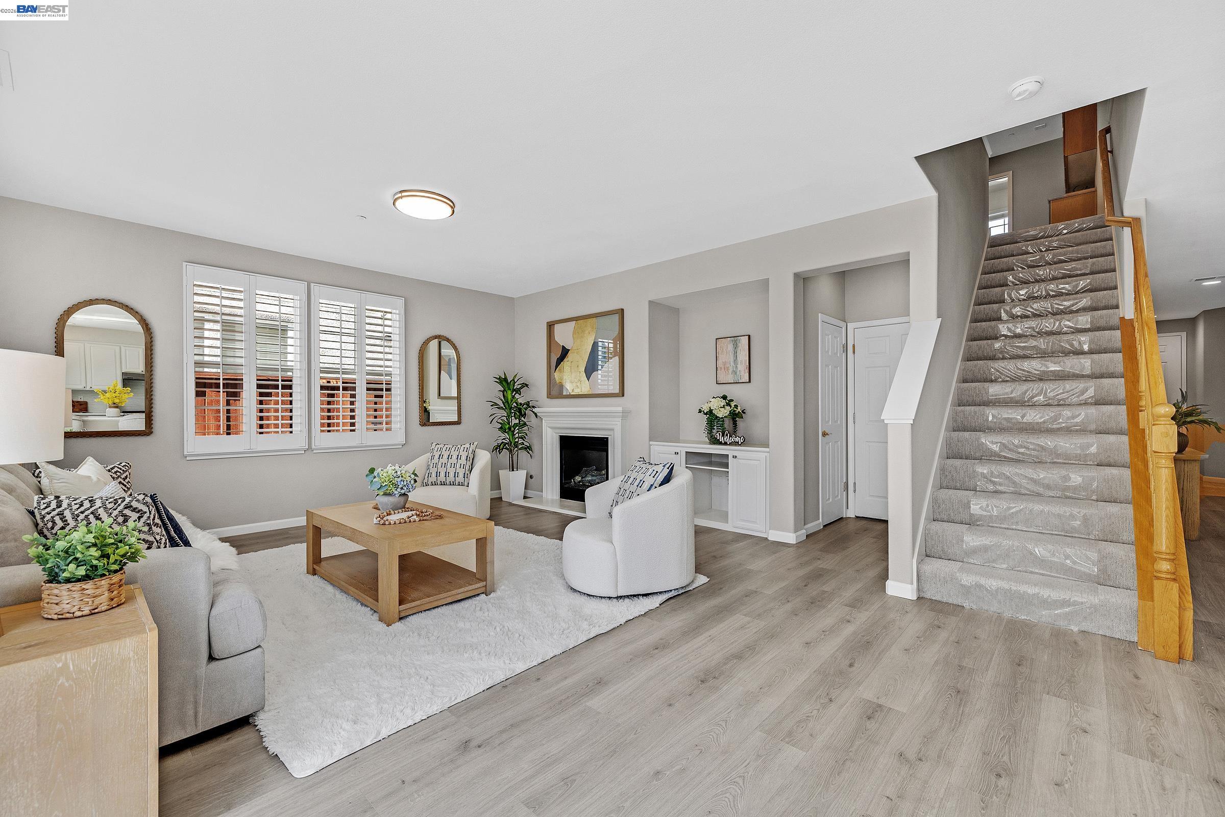 34500 Torrey Pine Ln