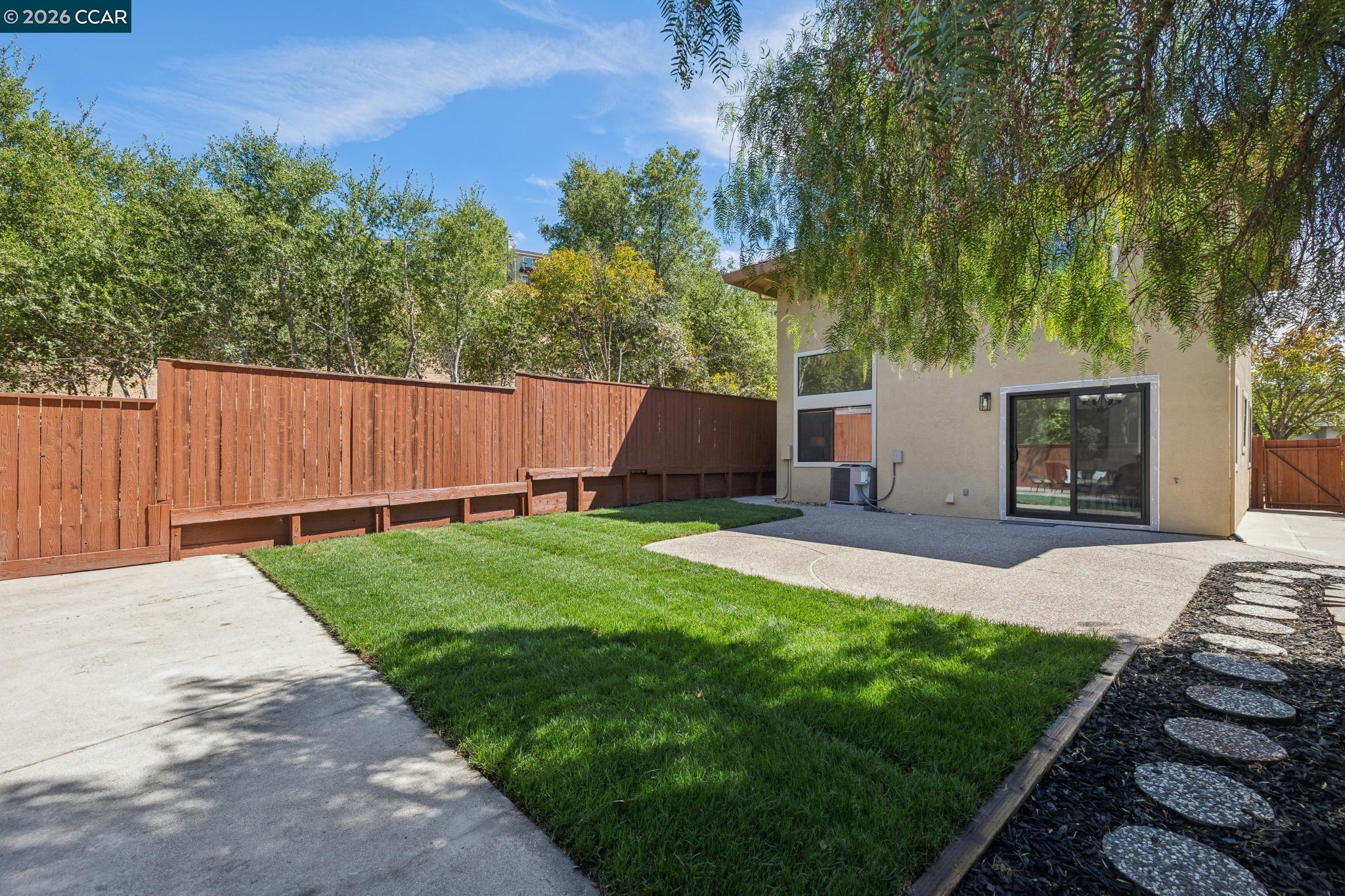 4966 Bayleaf Ct