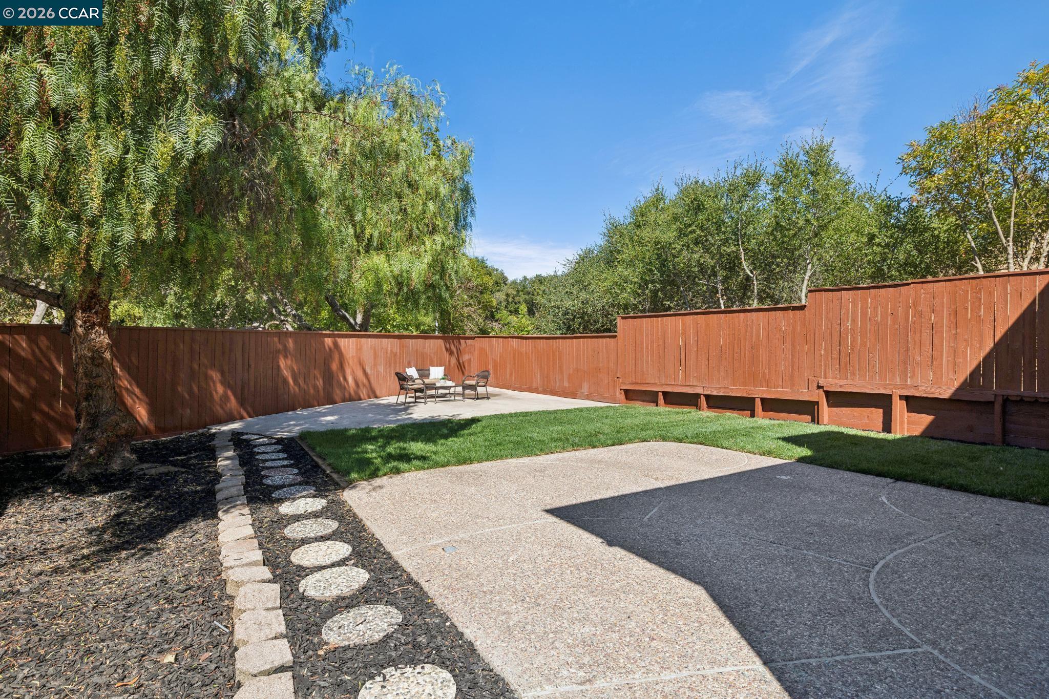 4966 Bayleaf Ct