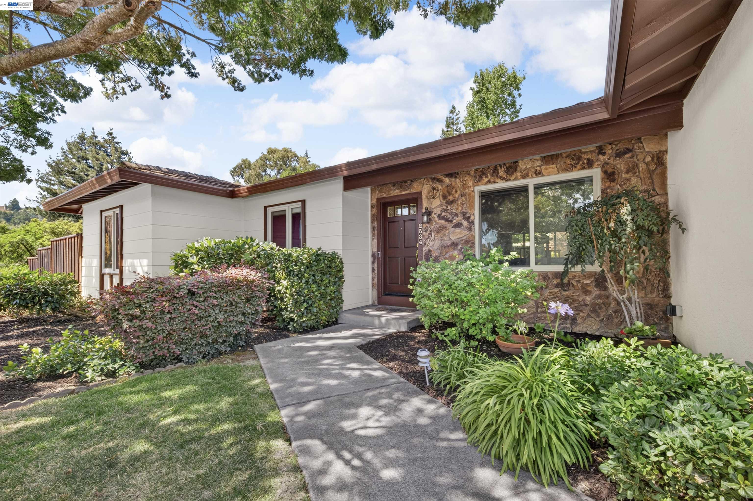2534 Marsh Dr