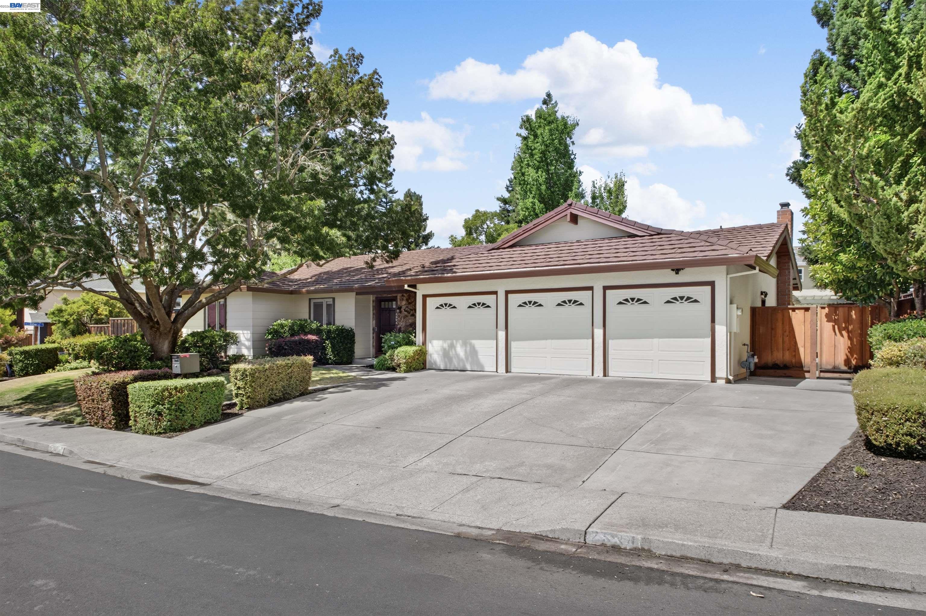 2534 Marsh Dr