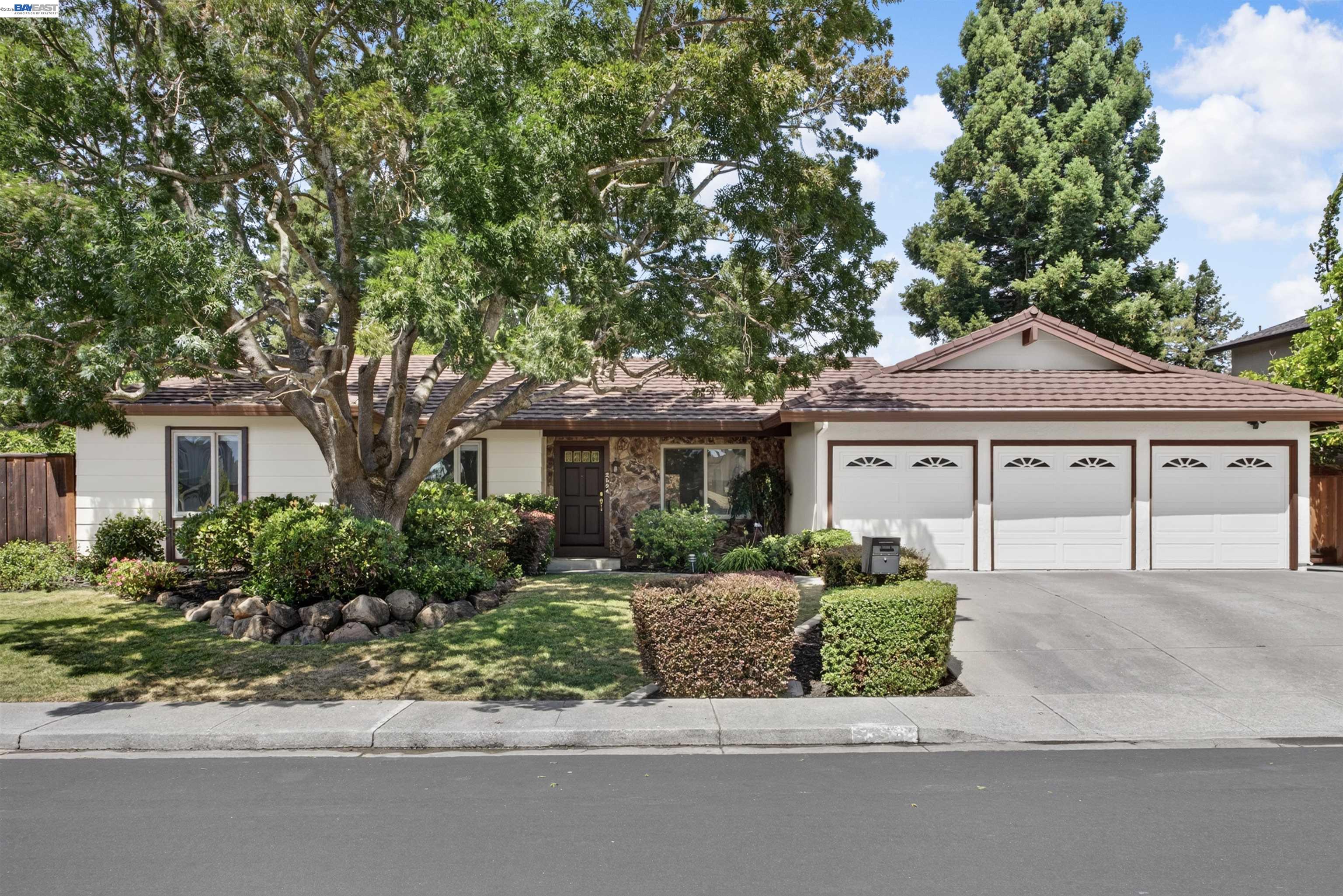 2534 Marsh Dr