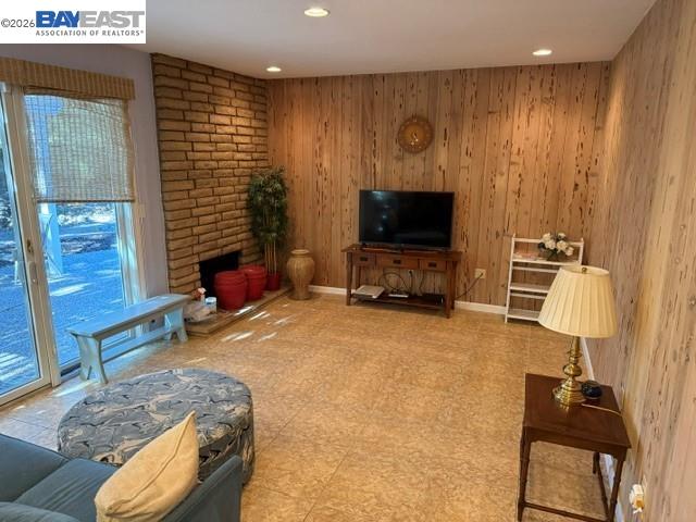 1564 Harlan Dr