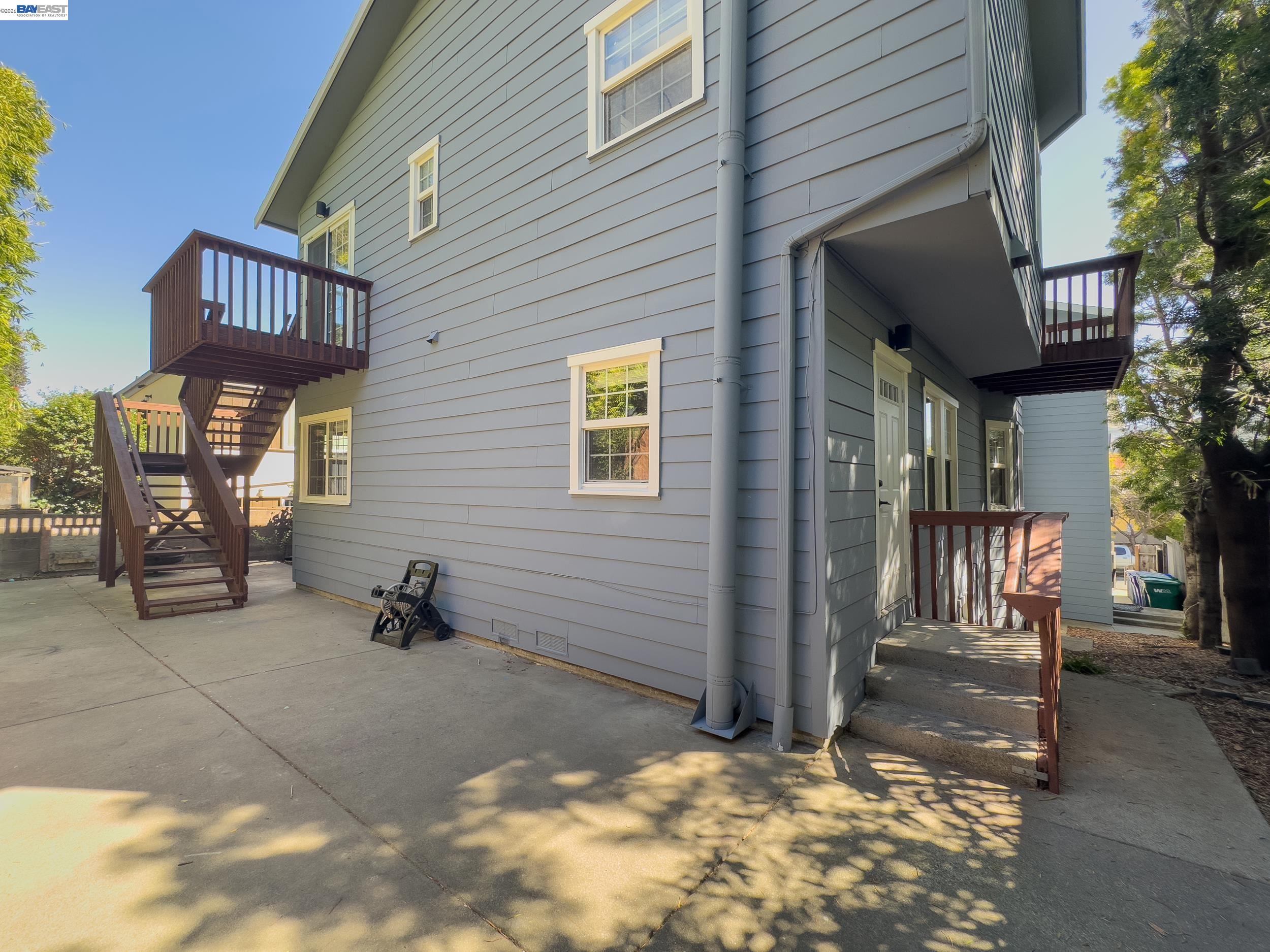 534 Adams St