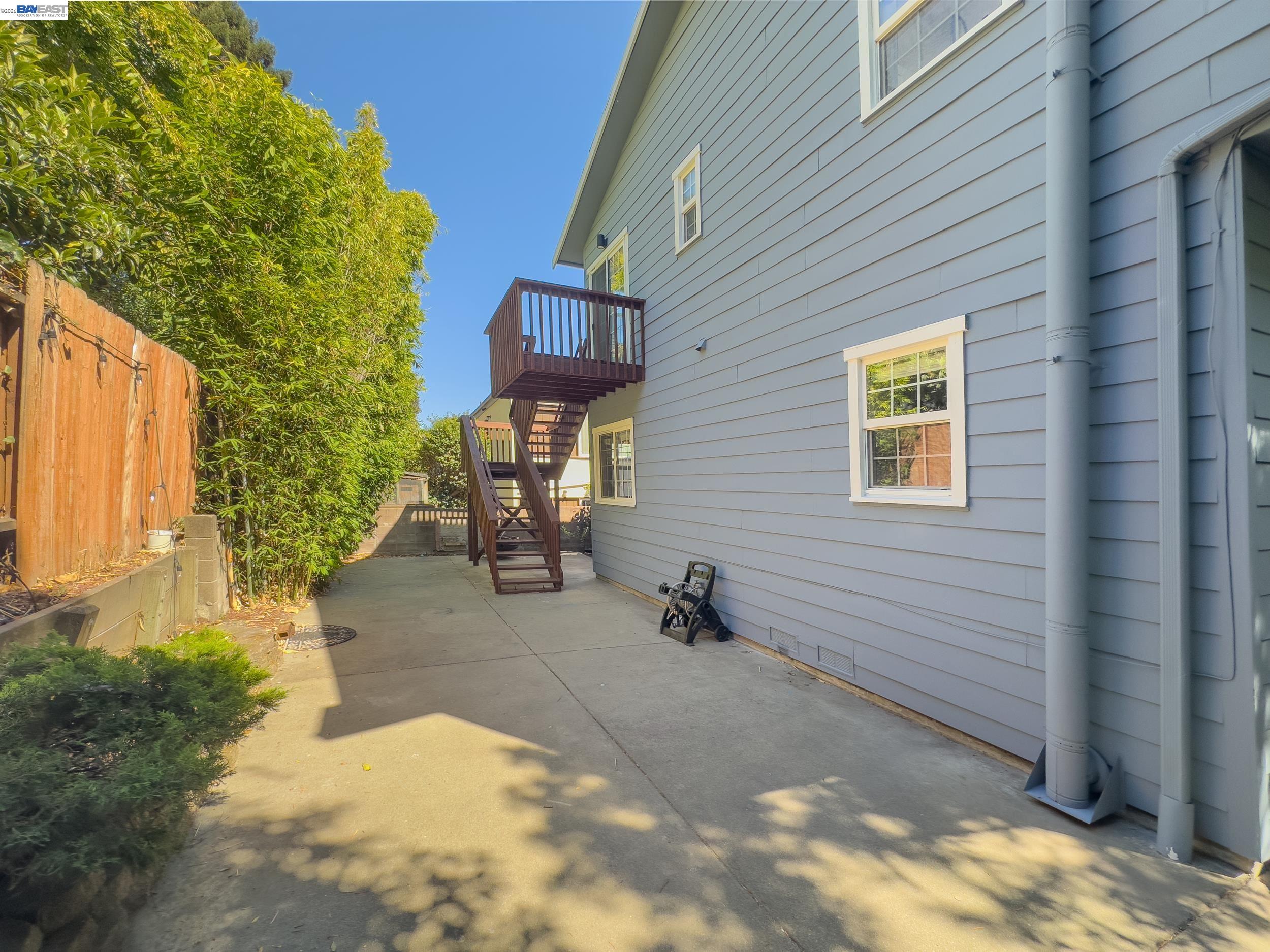 534 Adams St