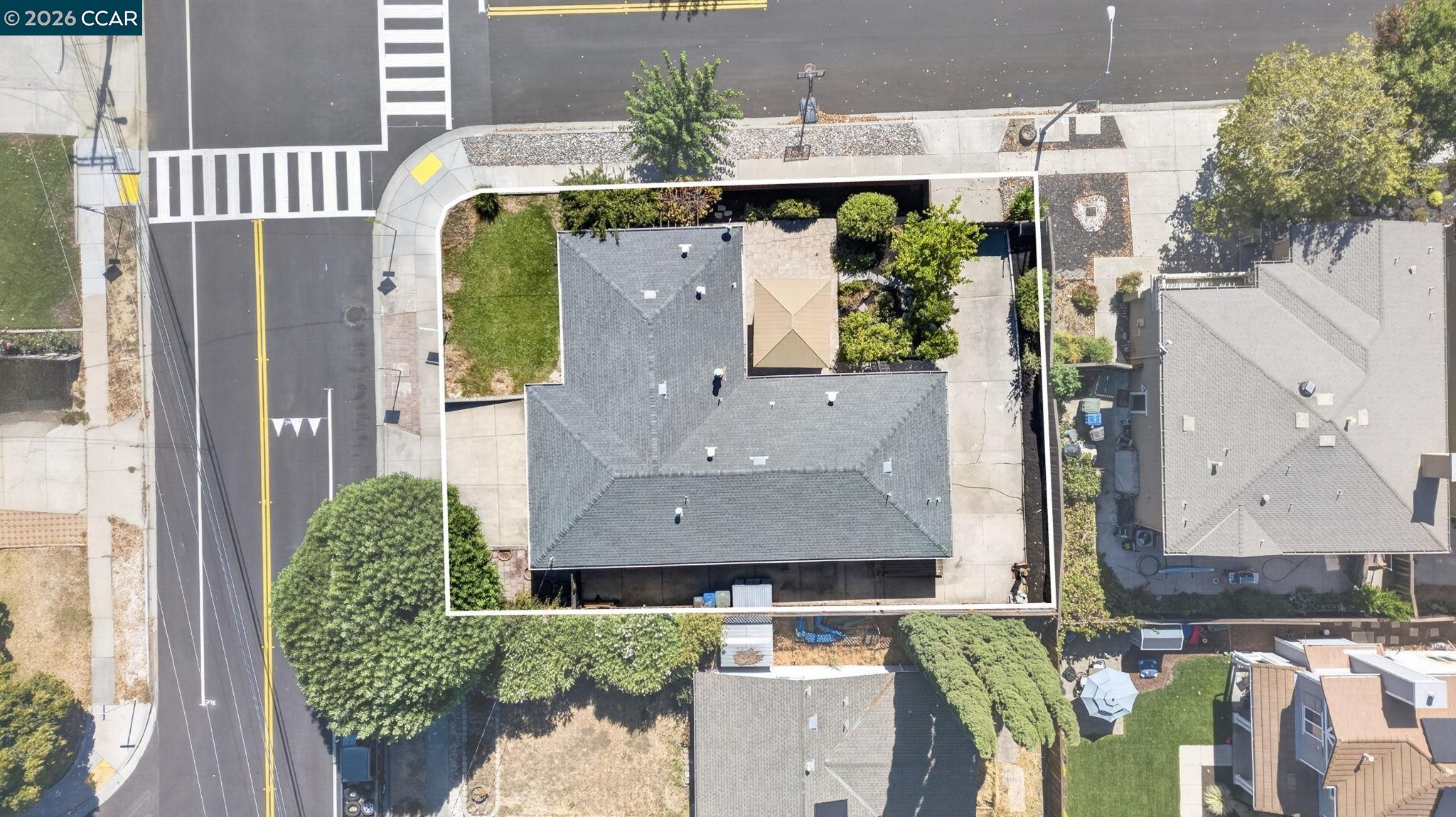 1883 Lynwood Dr