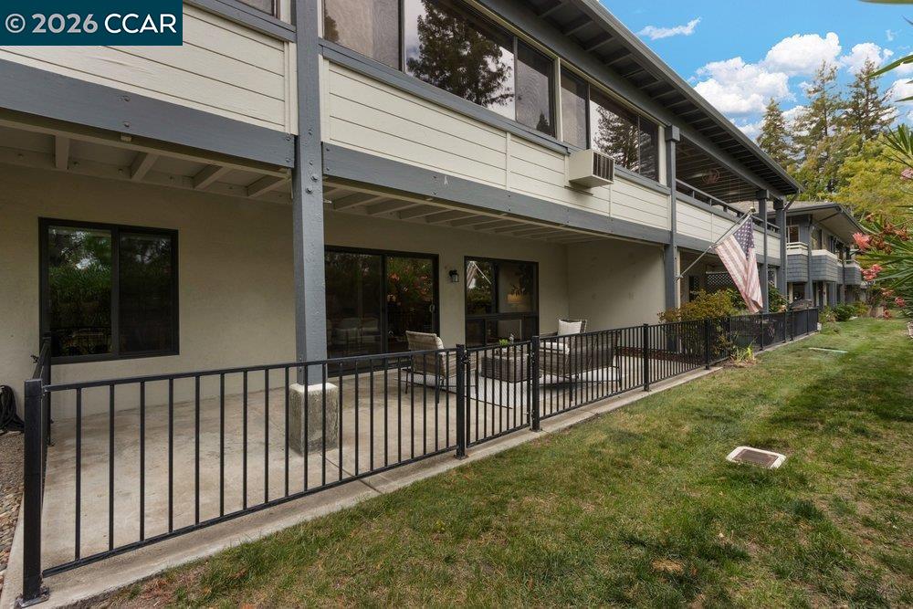 2500 Ptarmigan Dr # 4