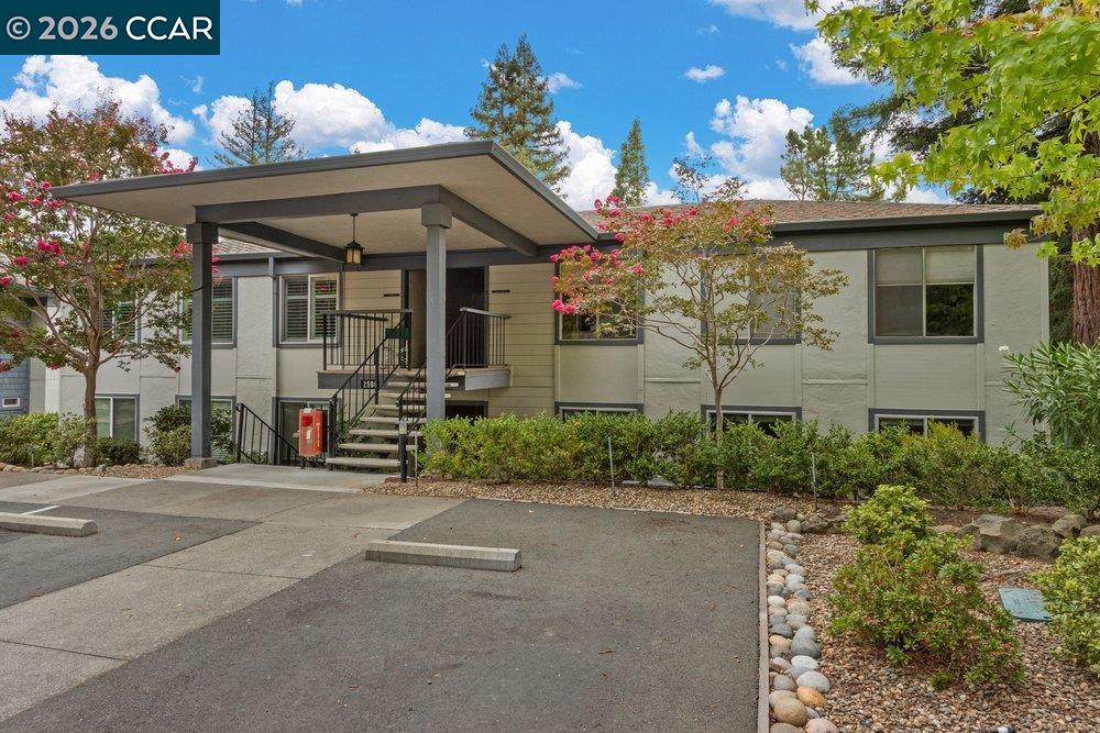 2500 Ptarmigan Dr # 4