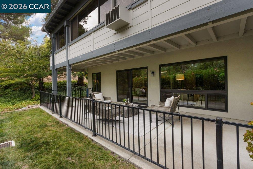 2500 Ptarmigan Dr # 4