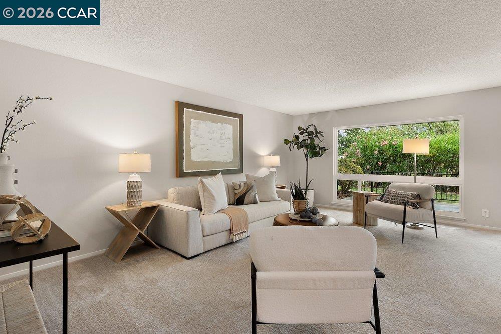 2500 Ptarmigan Dr # 4