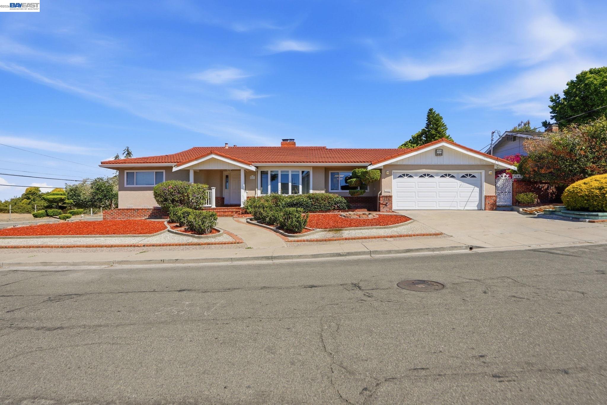 1204 Vistagrand Dr