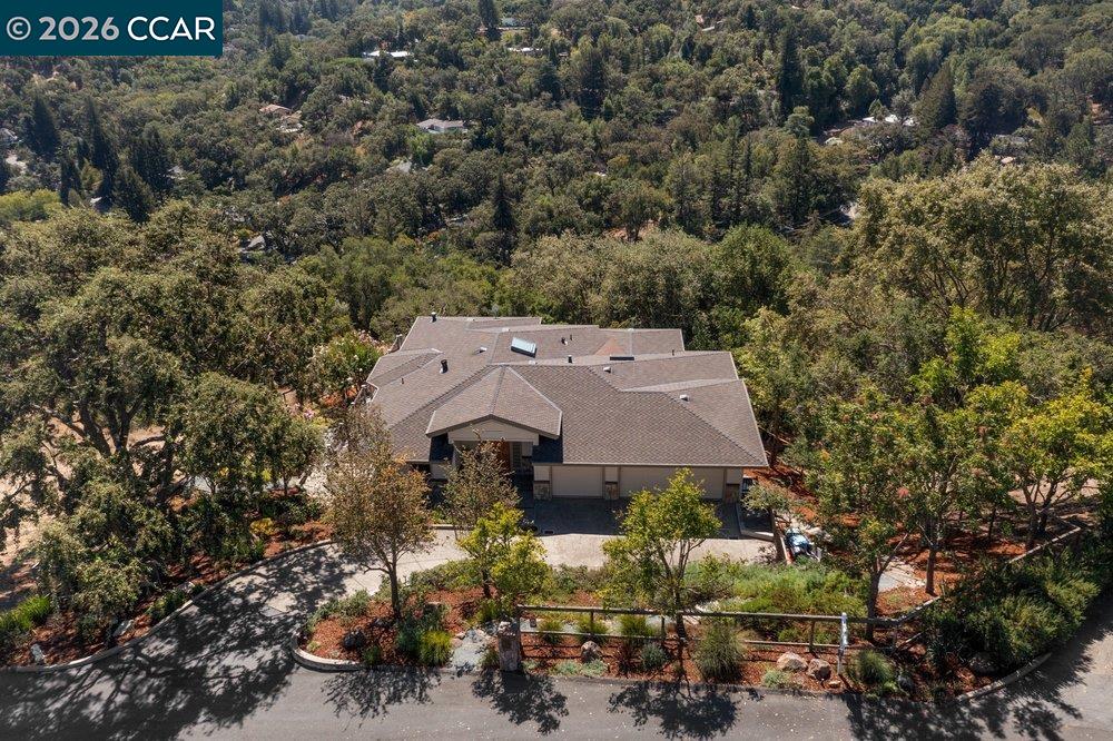 809 Mountain View Dr