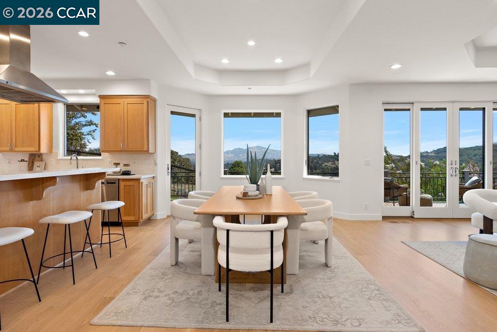 809 Mountain View Dr