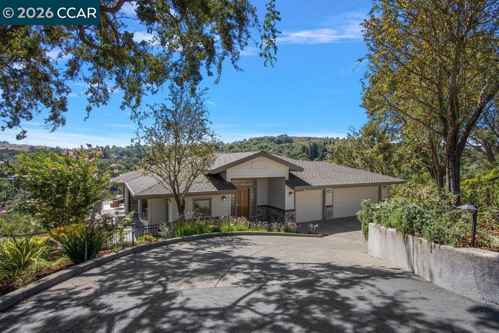 809 Mountain View Dr
