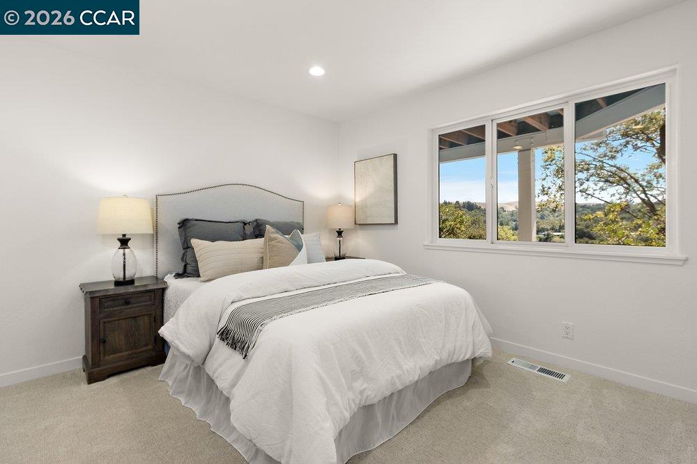 809 Mountain View Dr