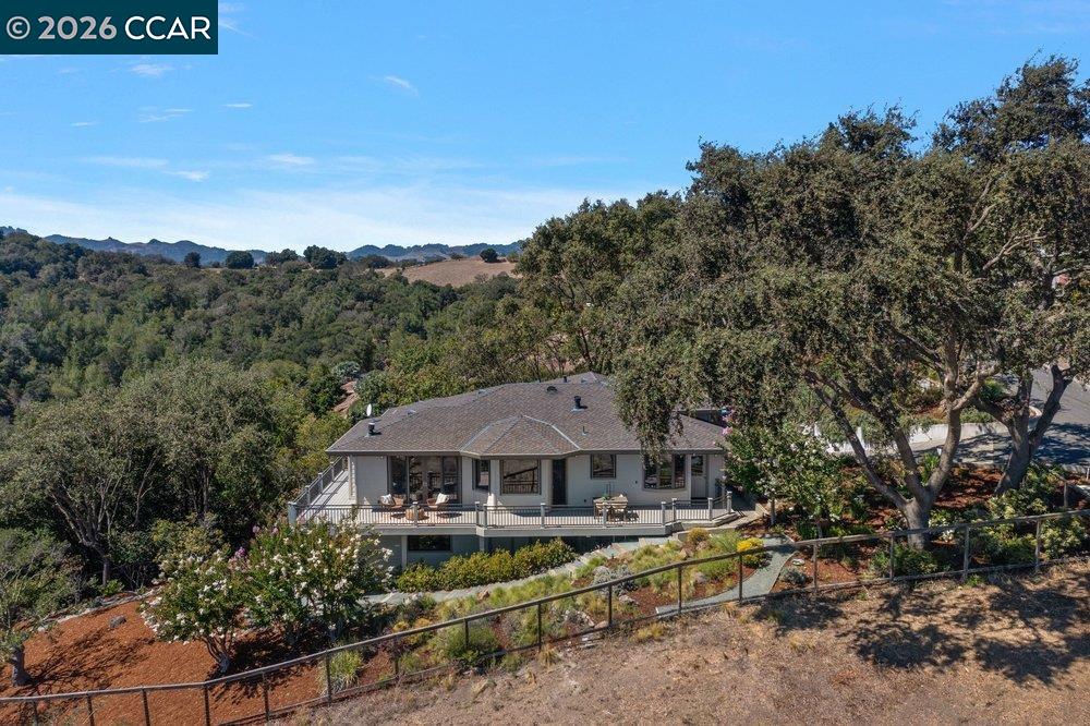 809 Mountain View Dr