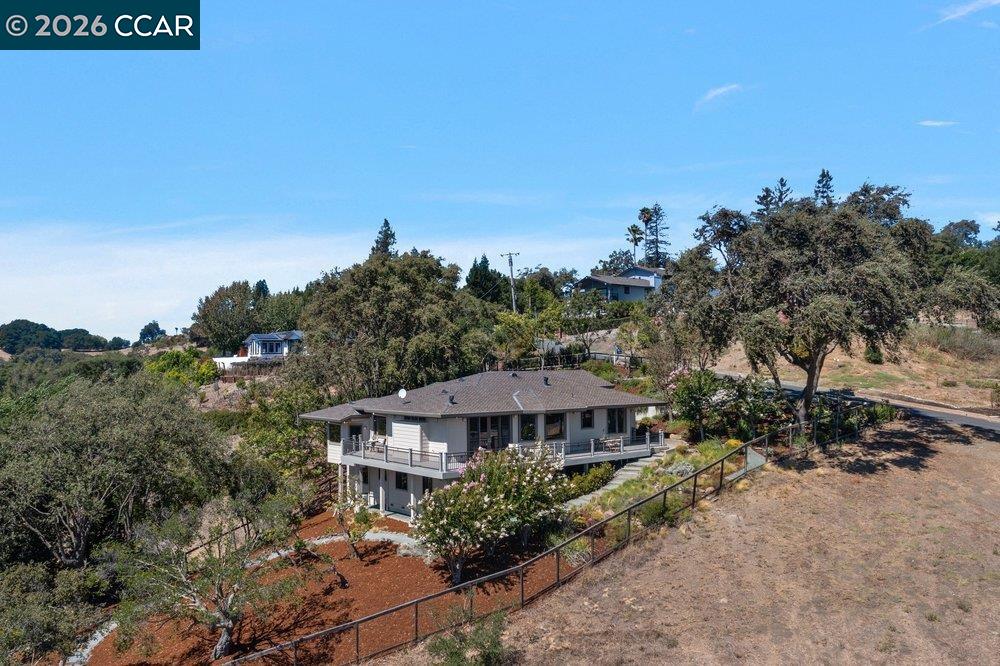 809 Mountain View Dr