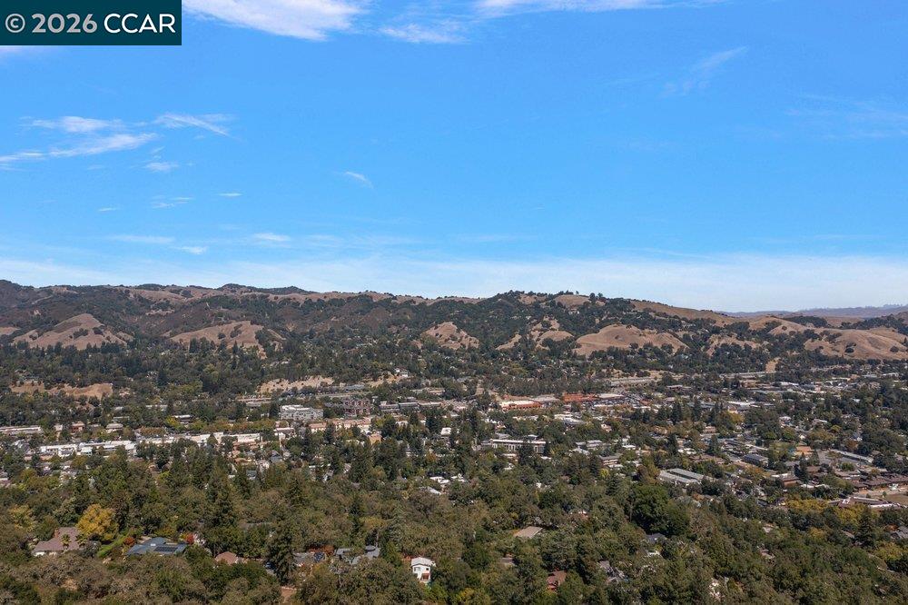 809 Mountain View Dr