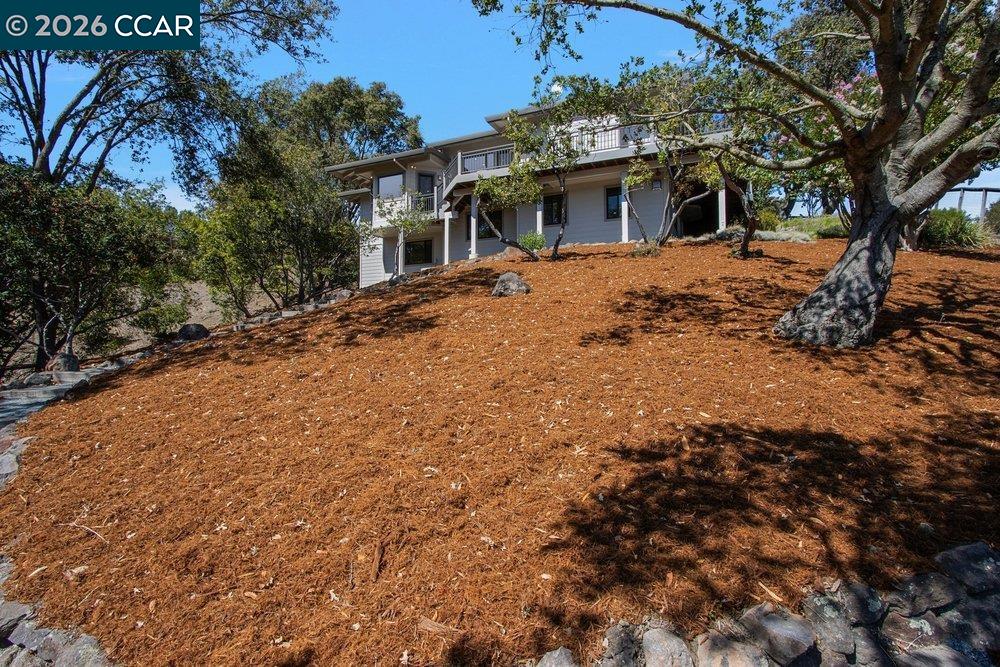 809 Mountain View Dr