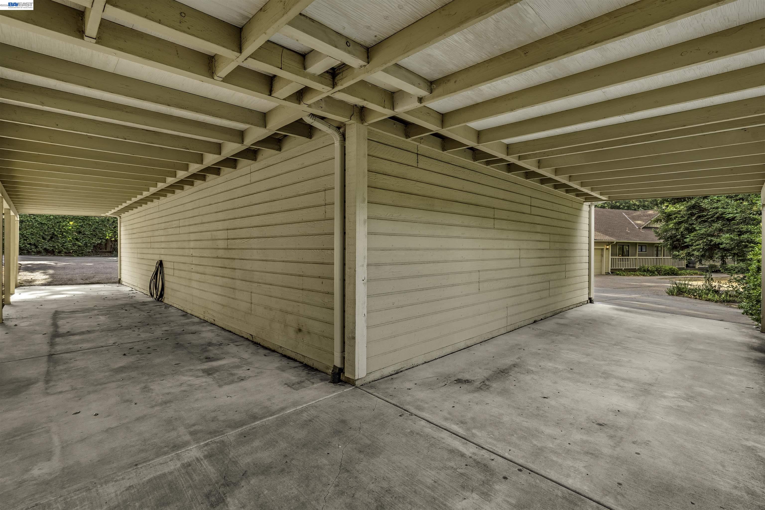 2280 Blackhawk Rd
